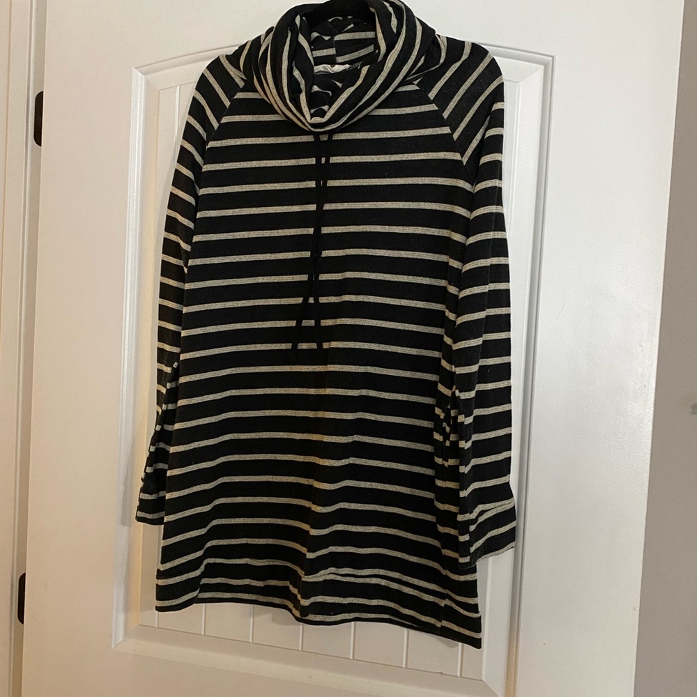 Betsy’s Boutique Sweater Tunic - large